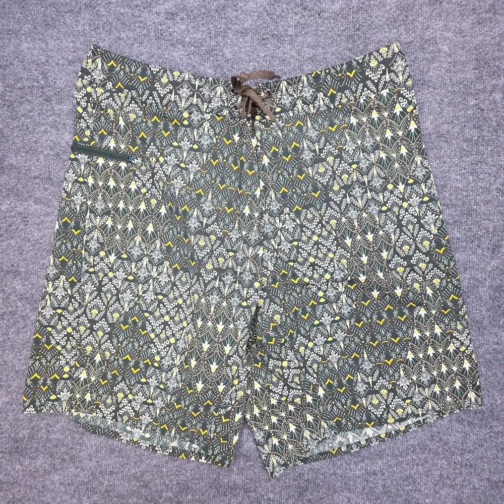 Patagonia Mens Wayfarer Boardshorts 36 Green Floral Swim Shorts Unlined